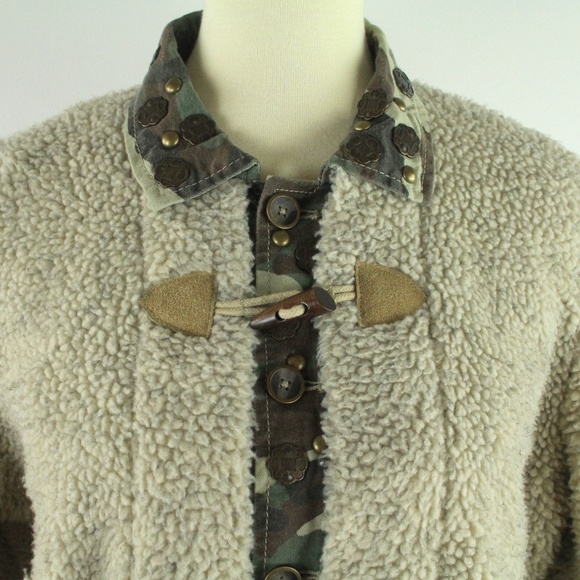 Free People Sherpa Jacket Embellished Studs Camo Trim Wood Toggle Button Coat XS - Picture 2 of 7